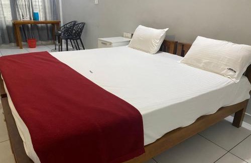Sulthan Bathery Bed & Breakfast | HOLLYWOOD Rooms