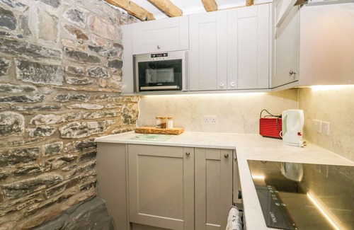 Sedbergh House | HOLME FELL VIEW, family friendly, with open fire in Sedbergh