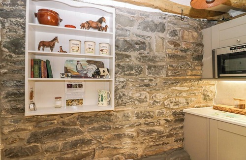 Sedbergh House | HOLME FELL VIEW, family friendly, with open fire in Sedbergh