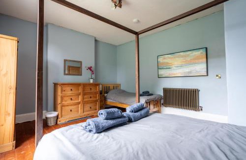 Hoylandswaine House | Holmfield House