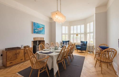 Deal House | Holmwood by Keepers Cottages