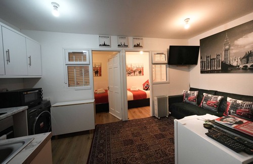Walworth Apartment | HOLY APART 2 - ELEPHANT & CASTLE