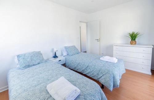 Praia de Santa Cruz Apartment | Holy Escape