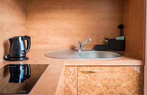 Friedrichshain Hotel | Homaris Boxi Studios