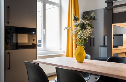 Friedrichshain Hotel | Homaris Boxi Studios