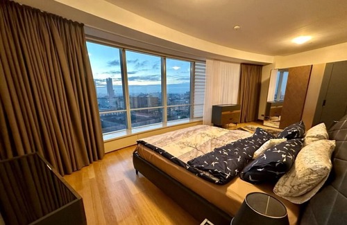 Sisli Apartment | Home 3 master bedroom - boghaz view center of Istanbul shishli