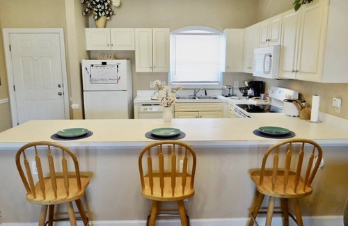 Socastee Condo | Home Away from Home in Azalea Lakes