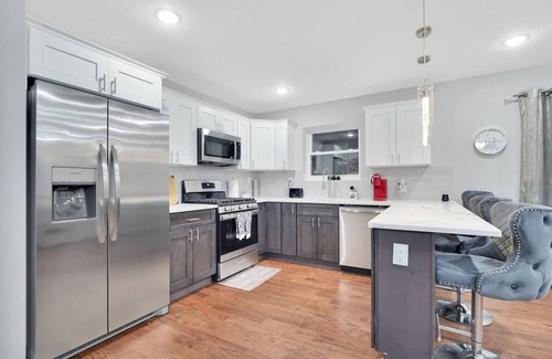 Newark Apartment | Home away from home 2