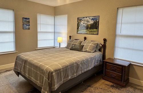 Sweeny House | Home away from home! 3 bedroom, 2 bathroom home with beautiful backyard!