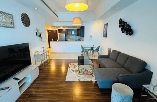 Business Bay Apartment | Home Away from Home in Dubai Spacious Apartment with Stunning City Views