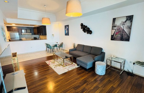 Business Bay Apartment | Home Away from Home in Dubai Spacious Apartment with Stunning City Views