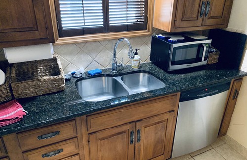 Omaha House | Home Away From Home in Historic Dundee