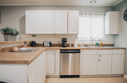 Westlake House | Home Away from Home! Located in Central Westlake!