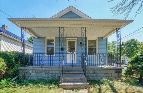 Niagara Falls House | Home away home at Niagara View 16th