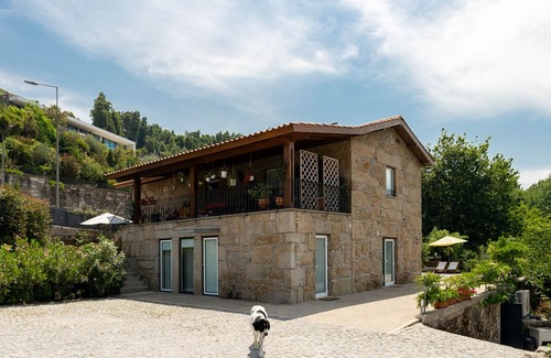 Penafiel Cottage | Home, by Julieta, suite, in the City Park of Penafiel - Porto