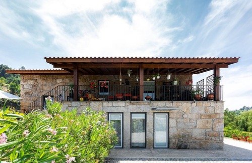 Penafiel Cottage | Home, by Julieta, suite, in the City Park of Penafiel - Porto