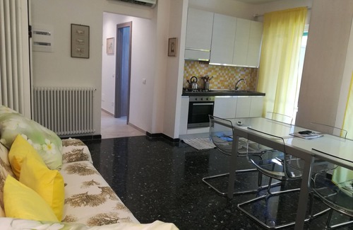 Cinque Terre House | Home by the sea (Rainbow Home), via 4 novembre 15, first floor.