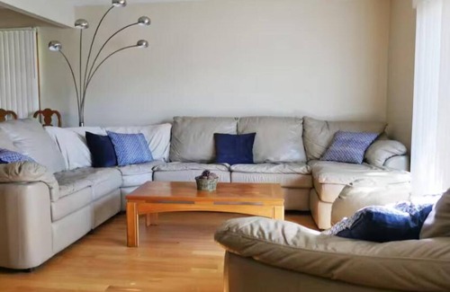 Fire Island Pines Condo | ~Home Comforts, Roku SmartTV, Fast WiFi~