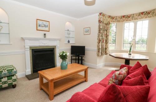 Ducklington House | Home Farm 16