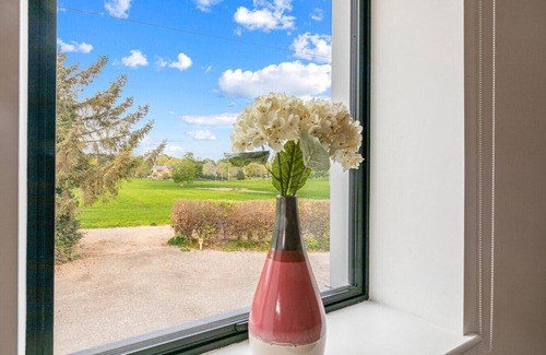 Cuddesdon Apartment | Home farm barn - Pet friendly close to Oxford