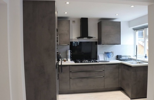 Bilston House | Home from Home-Family&Contractor Friendly-Sleeps 7