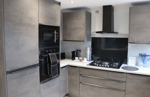 Bilston House | Home from Home-Family&Contractor Friendly-Sleeps 7