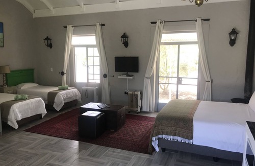 Franschhoek House | Home from home, with all the benefits of a hotel!