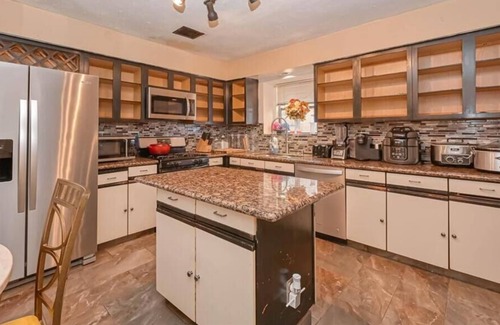 Sugar Land House | Home in Meadows Place ~ Perfect for Family Getaway (w/ Backyard & Home Theater!)