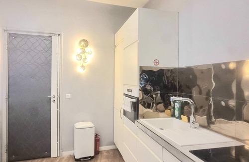 Porte-Dauphine House | Home in Paris Eiffel Tower & Champs Elysees