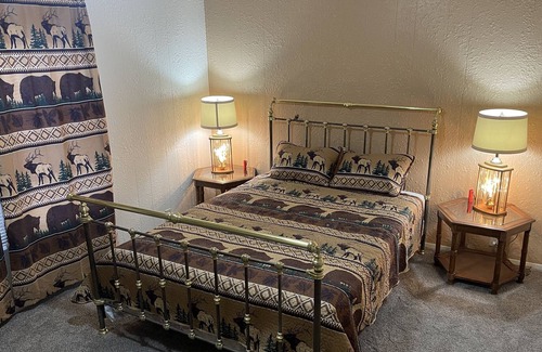 Riggins House | Home in the heart of Riggins!
