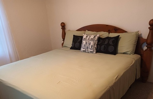 Bailey's Bay Cottage | Home in the perfect location for every activity!