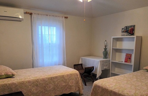 Bailey's Bay Cottage | Home in the perfect location for every activity!