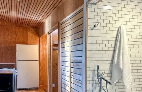Ann Arbor House | Home in the Woods