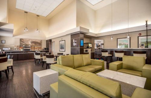 Regina Apartment | Home Inn & Suites Regina East