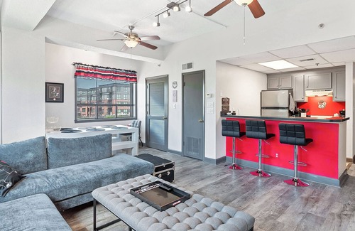 Athens Condo | Home is Where the Arch is | Across from UGA!