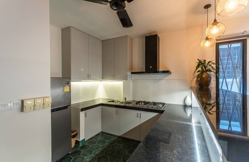 Downtown Siem Reap Apartment | Home-like Stay in Three-Bedroom Suite with shared pool, 2 mins to Pubstreet