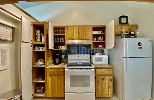 Kissimmee House | Home near Theme Parks, Airports, Lakes, Shops, Etc.