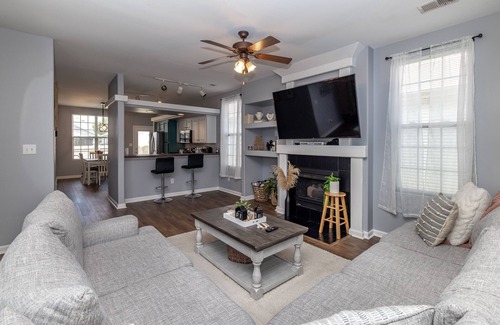 Masterson Station House | ⭐️⭐️⭐️⭐️⭐️ Home next to KHP/Downtown