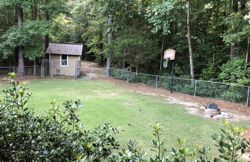 Monroe House | Home on 12 acres only 10 miles from Athens
