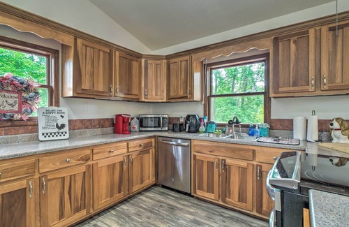 Dandridge House | Home on Douglas Lake - Fish & Kayak!