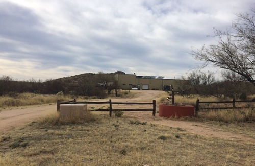 Sahuarita House | Home on Flying Diamond Airpark with attached hangar