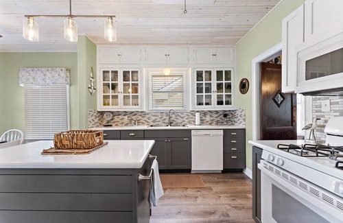 Galveston House | Home on the Isle - Dog Friendly!
