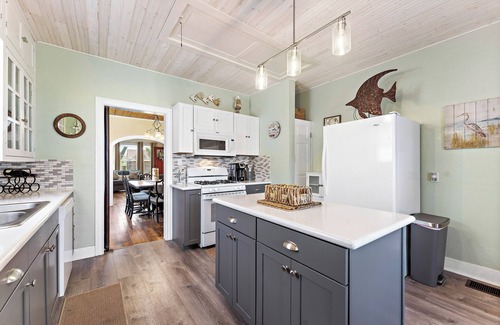 Galveston House | Home on the Isle - Dog Friendly!