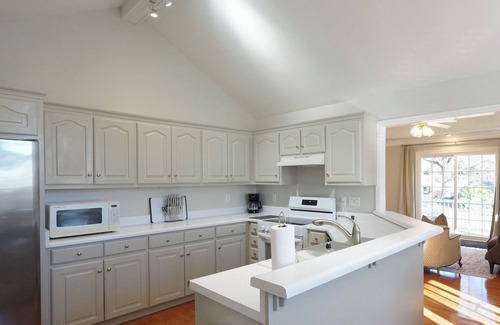 Greer House | Home Plus Apartment on Large, Quiet Lot Near GSP Airport, Greenville, Greer