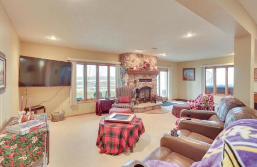Howard Lake House | Home with Hot Tub and Dock on Howard Lake!