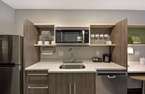 Alpine Center Hotel | Home2 Suites by Hilton Grand Rapids North