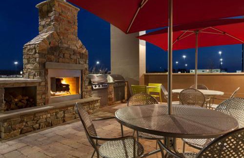 Champaign Hotel | Home2 Suites by Hilton Champaign/Urbana