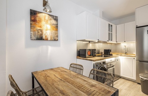 Almenara Apartment | Homeabout Plaza de Castilla Apartment III