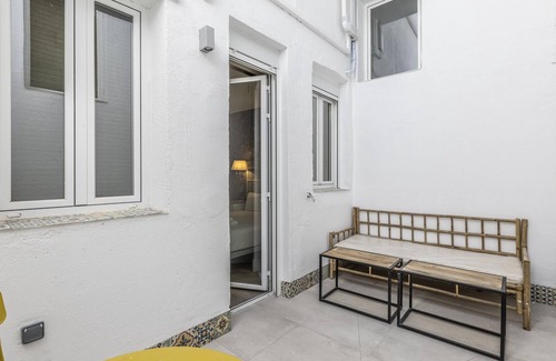 Almenara Apartment | Homeabout Plaza de Castilla Apartment III