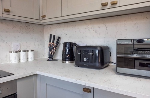 Leeds House | Homebird Property - Manderston